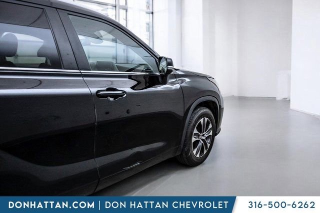 Used 2023 Toyota Highlander XLE image 42