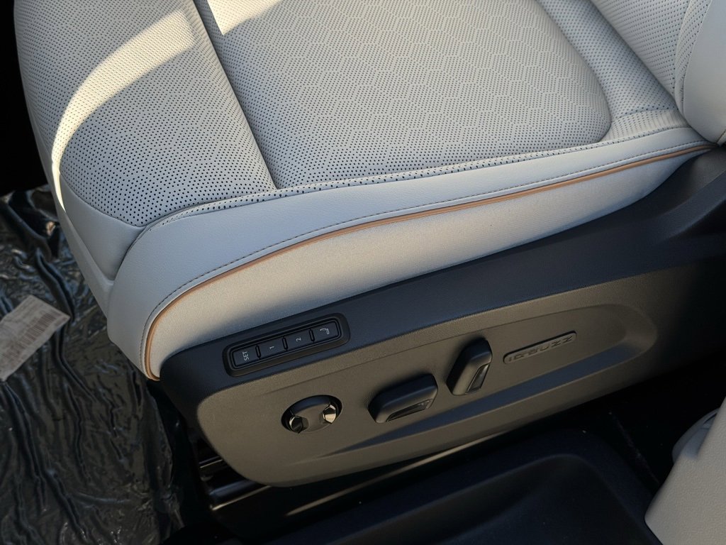 New 2025 Volkswagen ID. Buzz 1st Edition image 19