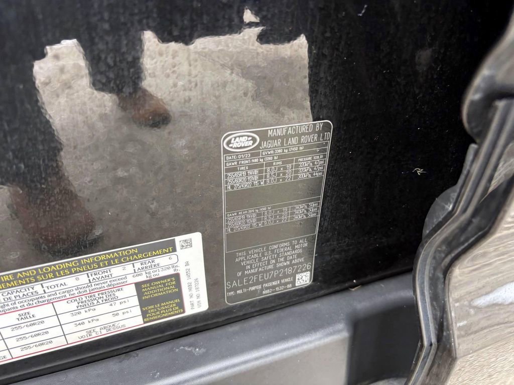 Used 2023 Land Rover Defender 130 X-Dynamic SE image 25