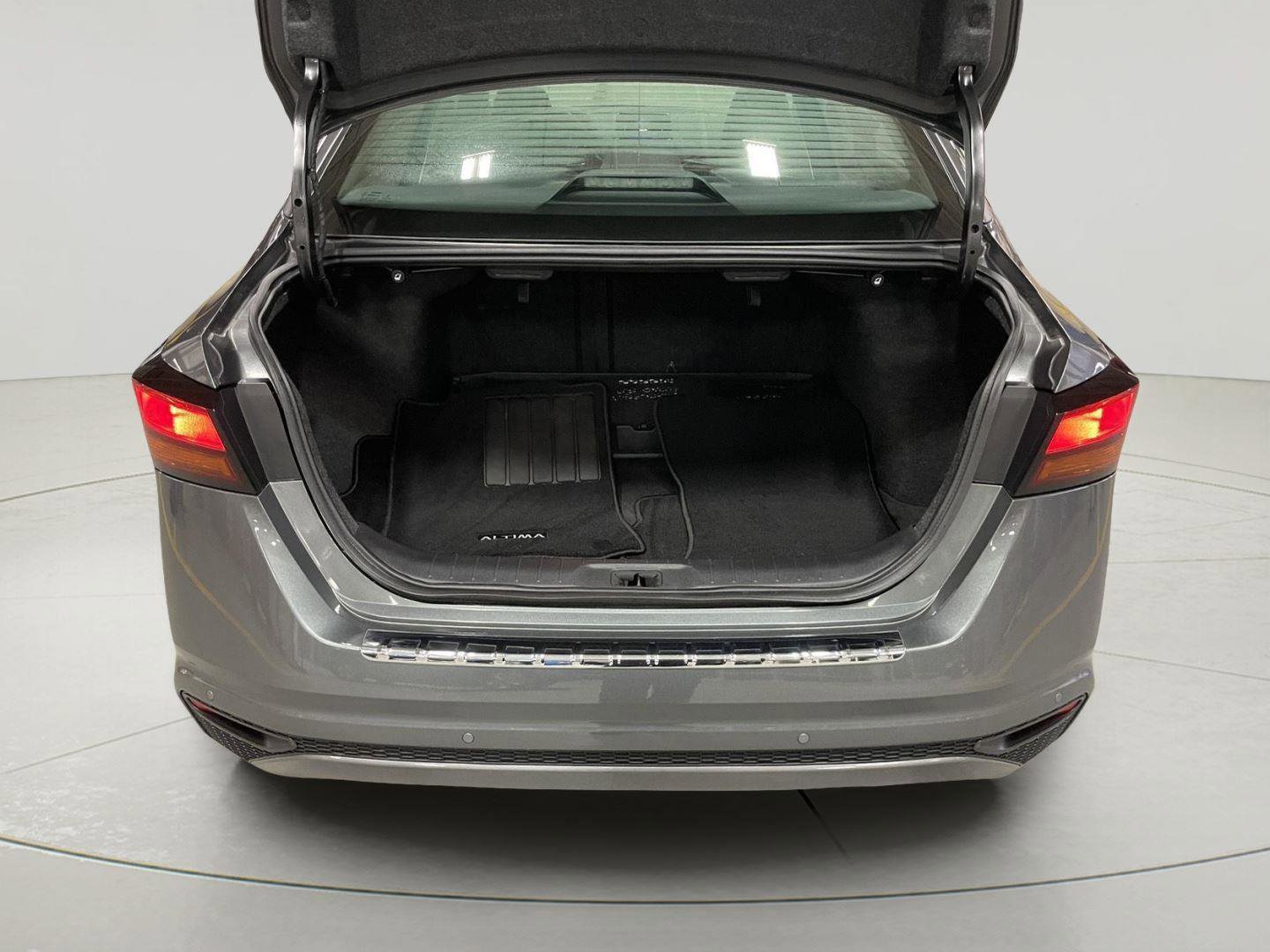 Used 2022 Nissan Altima 2.5 SV image 9