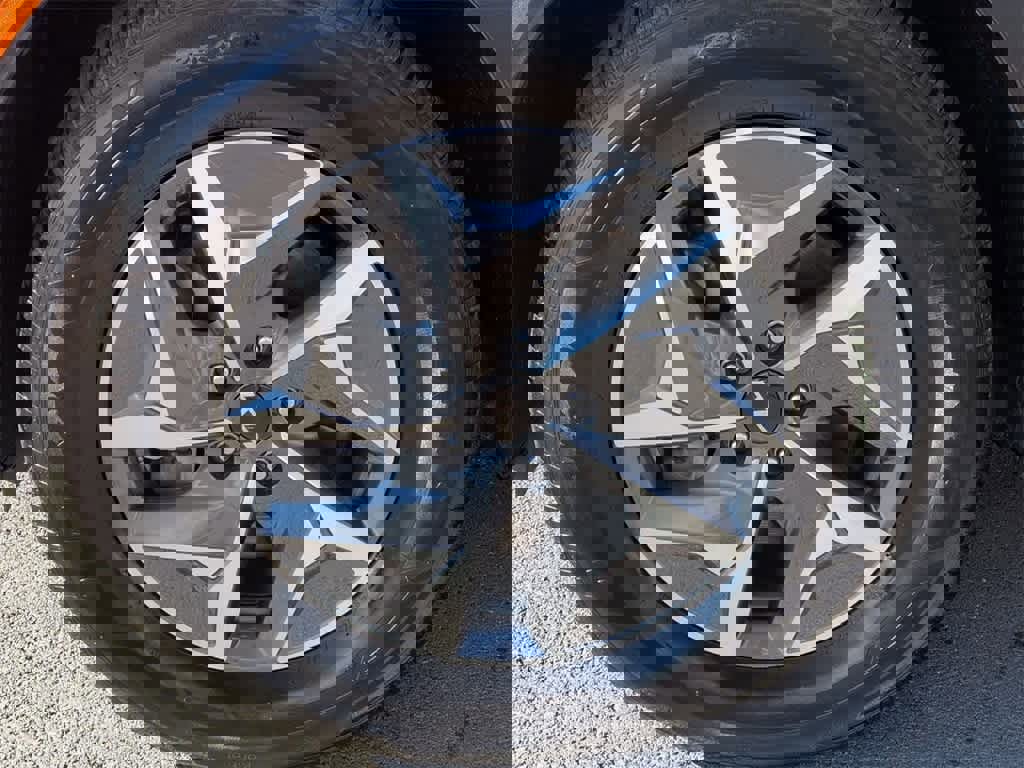 Used 2022 Kia Sorento S image 14