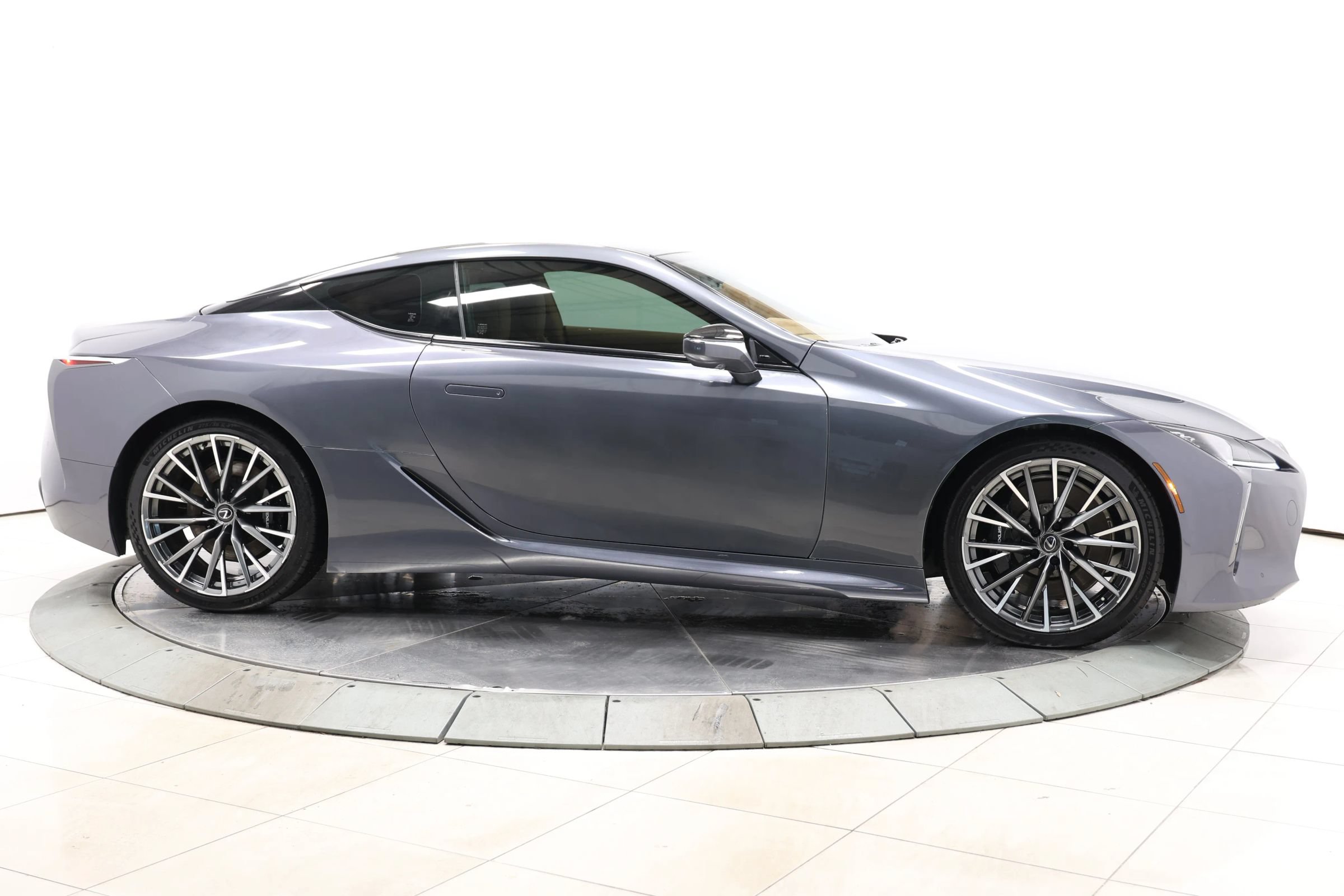Used 2025 Lexus LC 500 Coupe w/ Touring Package RWD image 68