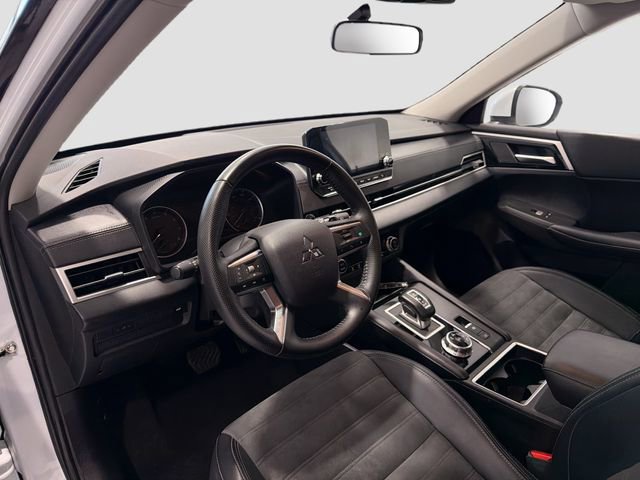 Used 2023 Mitsubishi Outlander SE FWD image 9