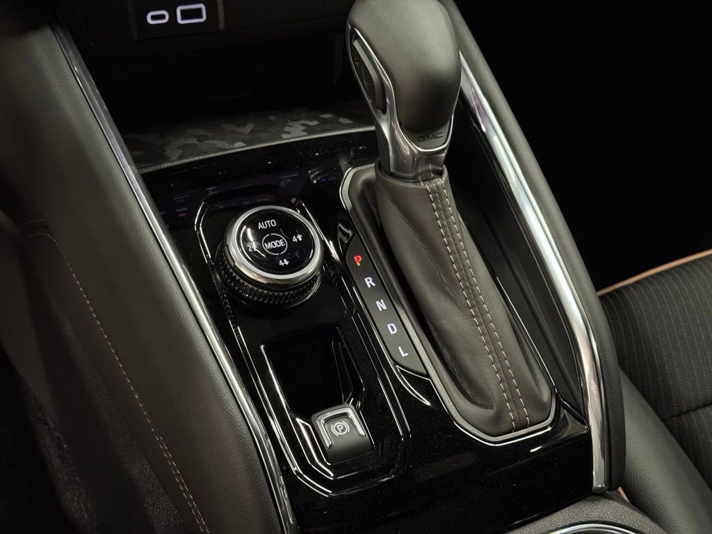 New 2025 GMC Canyon AT4 image 26