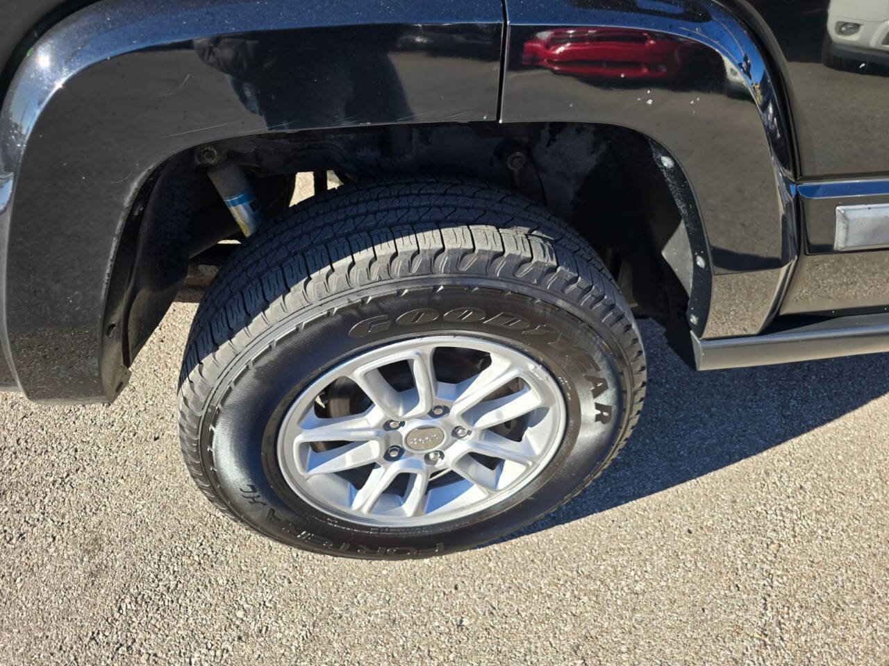 Used 2007 Jeep Commander Sport image 18