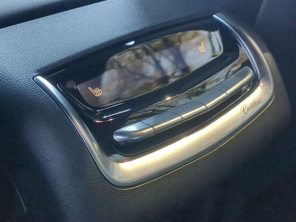 Used 2025 Cadillac XT6 Premium Luxury image 22