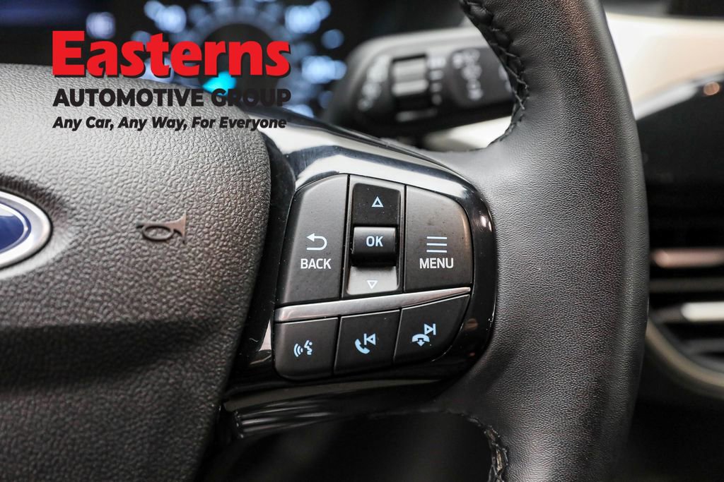 Used 2022 Ford Escape SE w/ Cold Weather Package image 16