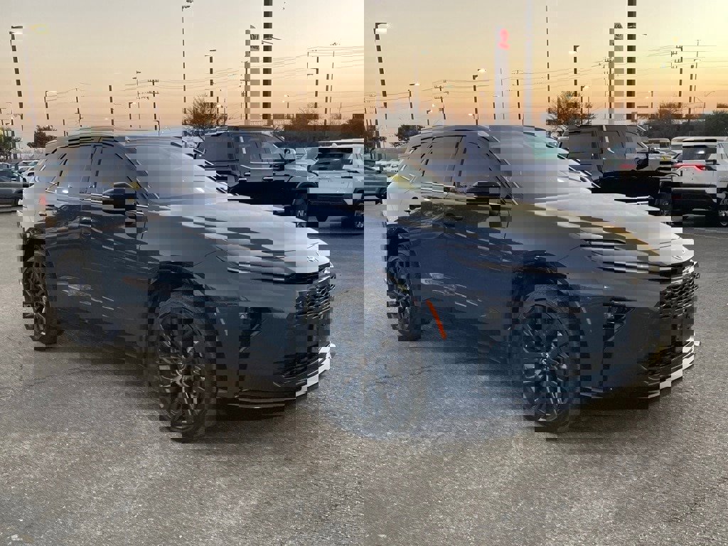 Used 2025 Toyota Crown Signia w/ Advanced Technology Package image 3