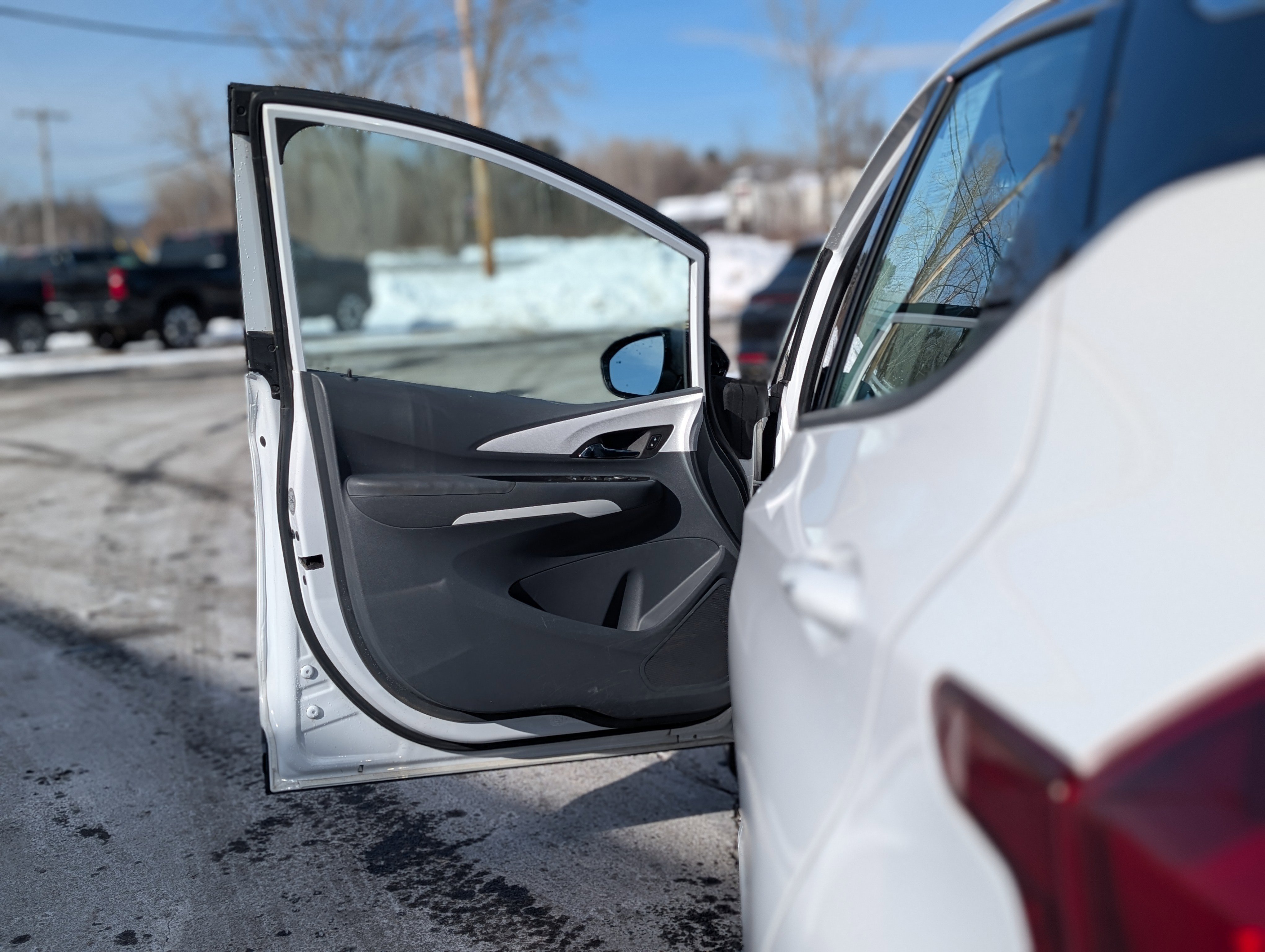 Used 2017 Chevrolet Bolt LT image 27