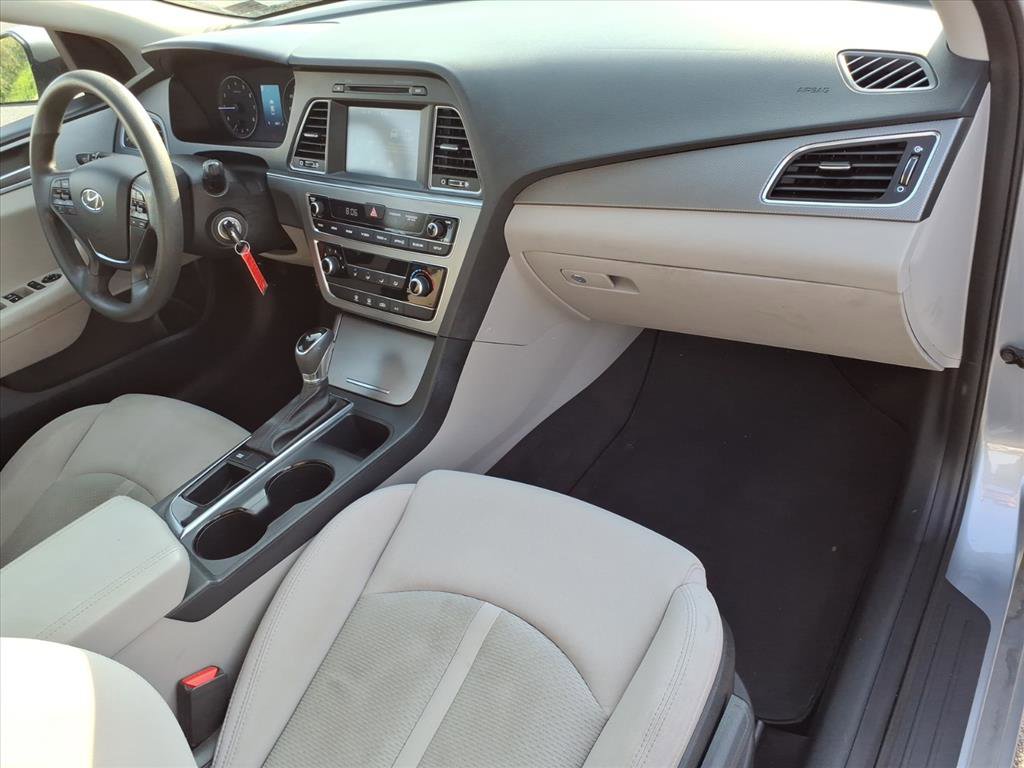 Used 2017 Hyundai Sonata SE FWD image 18