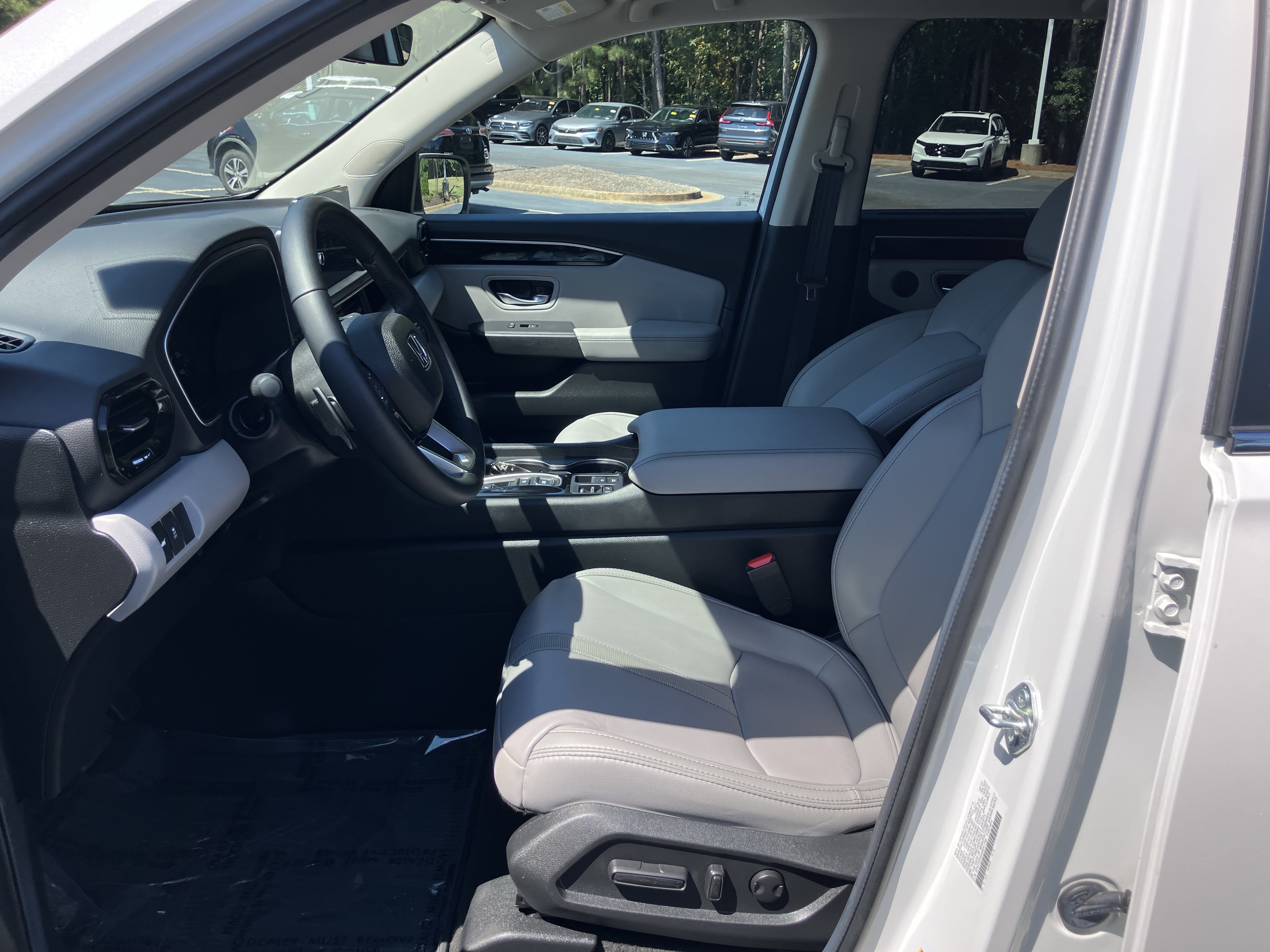 Used 2025 Honda Pilot EX-L image 16