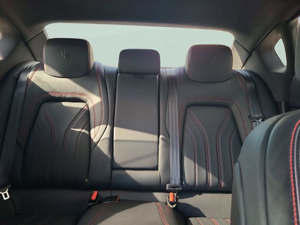 Used 2021 Maserati Quattroporte S RWD image 18