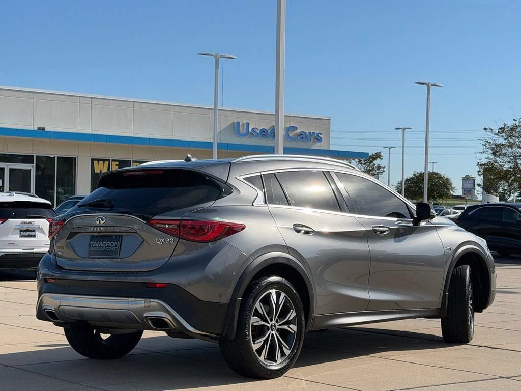 Used 2018 INFINITI QX30 Premium w/ Technology Package AWD/4WD image 5