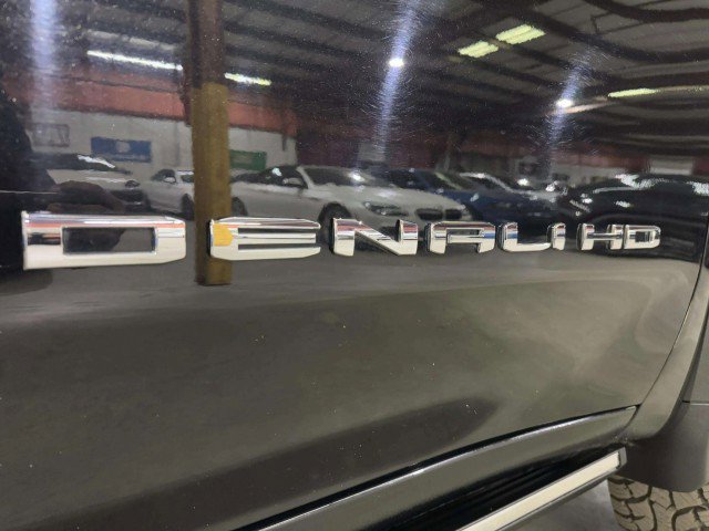 Used 2022 GMC Sierra 2500 Denali w/ Denali Black Diamond Edition image 25