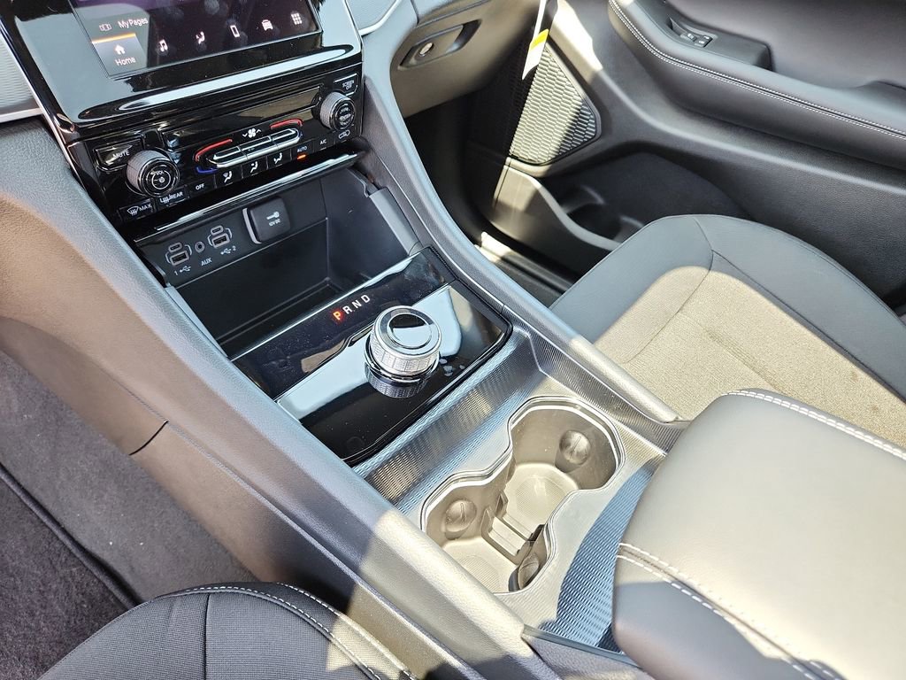 New 2025 Jeep Grand Cherokee L Laredo image 25