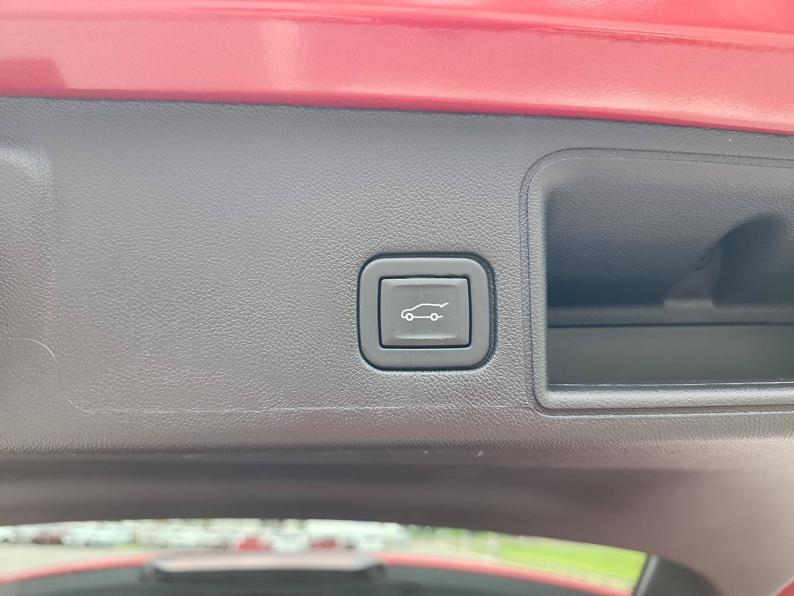 Used 2024 GMC Terrain Denali w/ Denali Premium Package AWD/4WD image 12