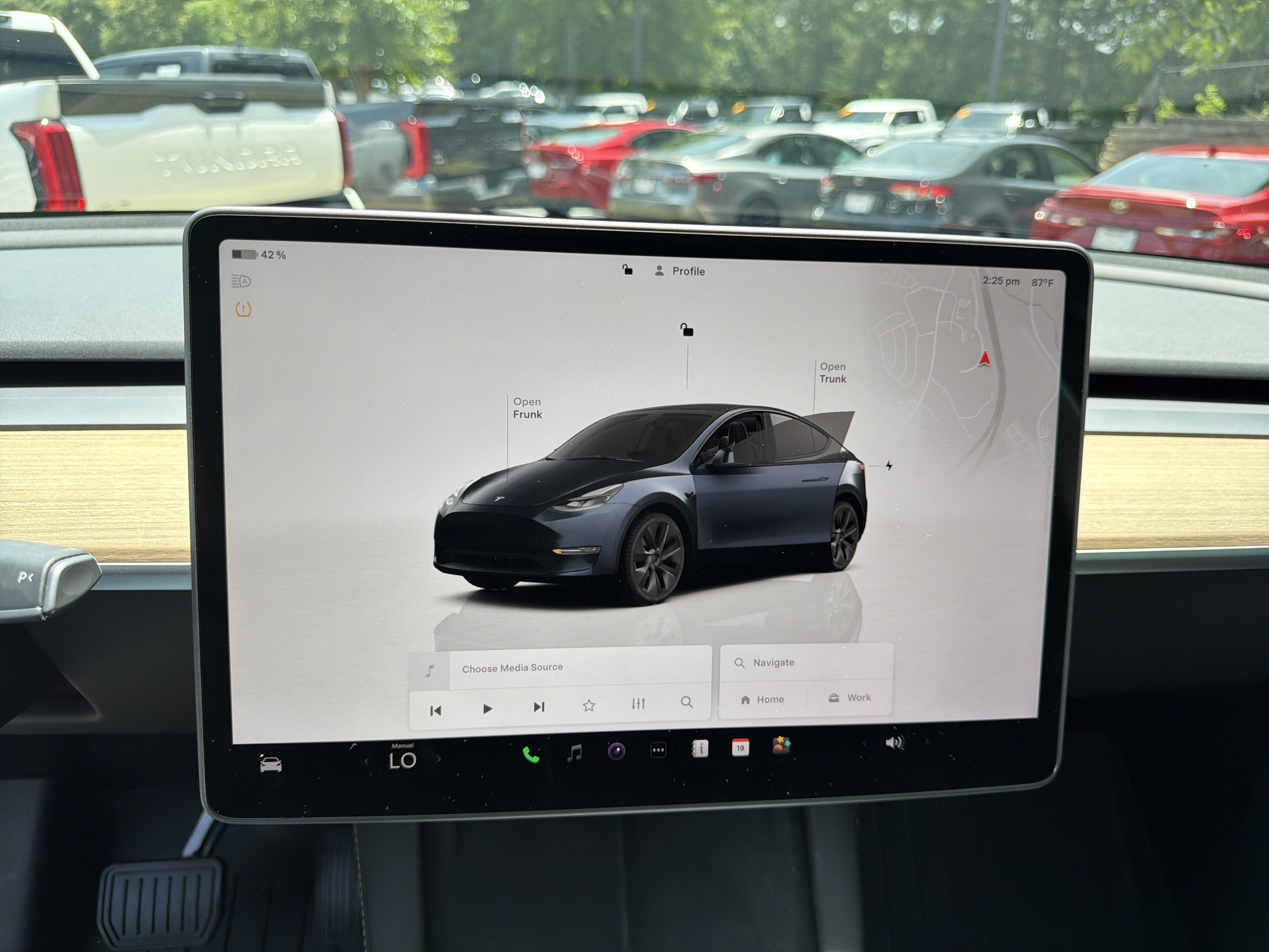Used 2025 Tesla Model Y Long Range RWD image 27