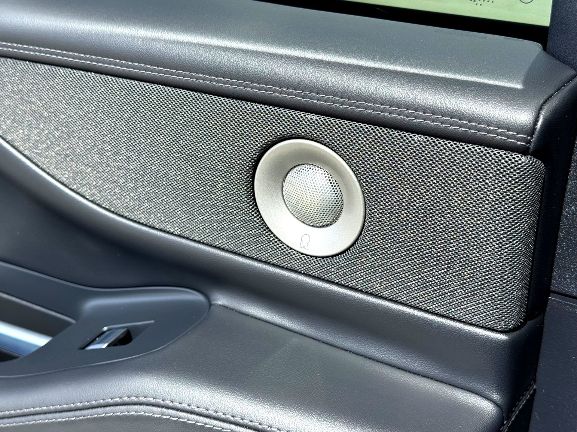 Used 2025 Lincoln Navigator Reserve w/ Jet Appearance Package image 26