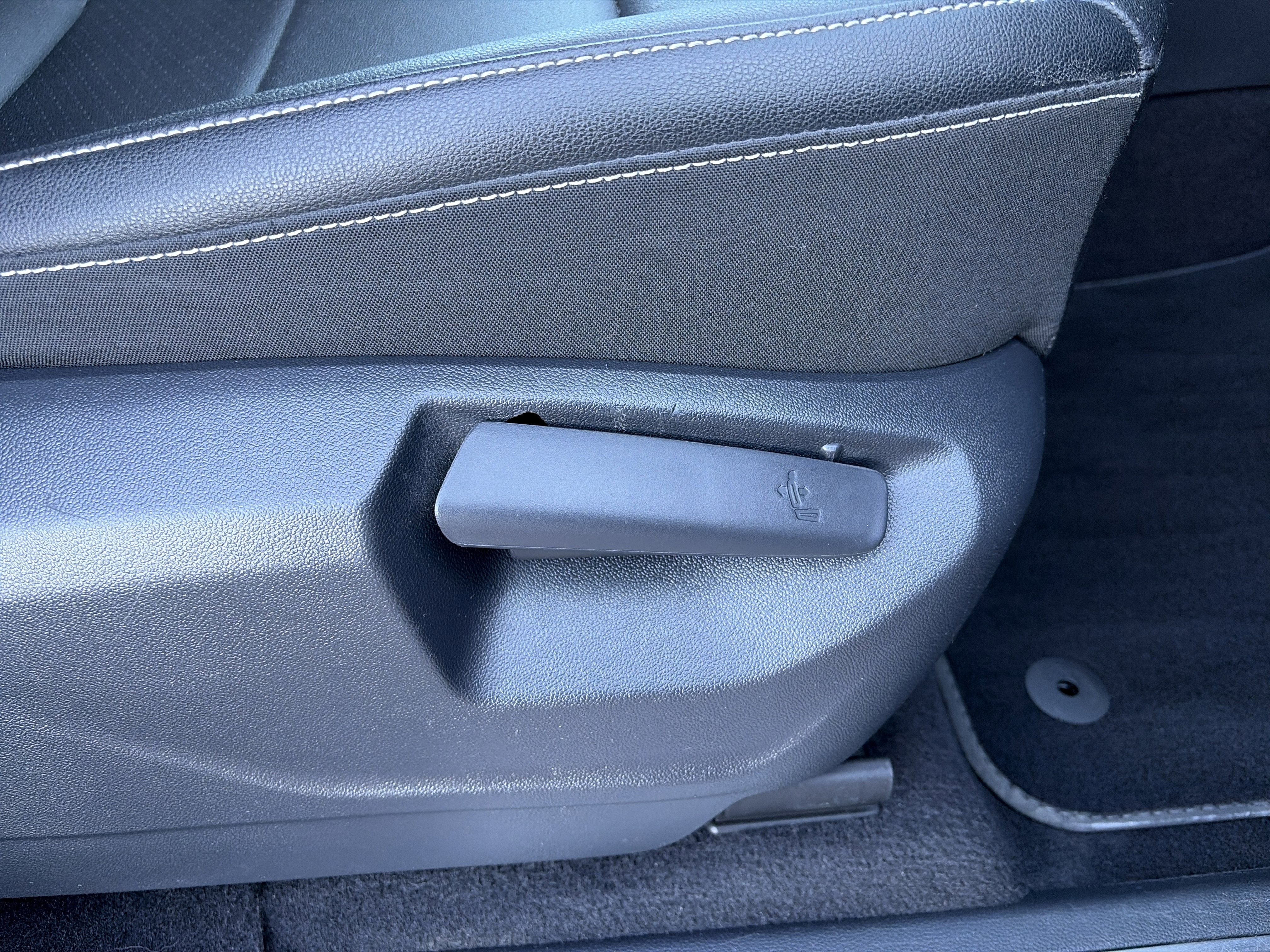 Used 2023 Volkswagen Atlas SE w/ Panoramic Sunroof Package image 28