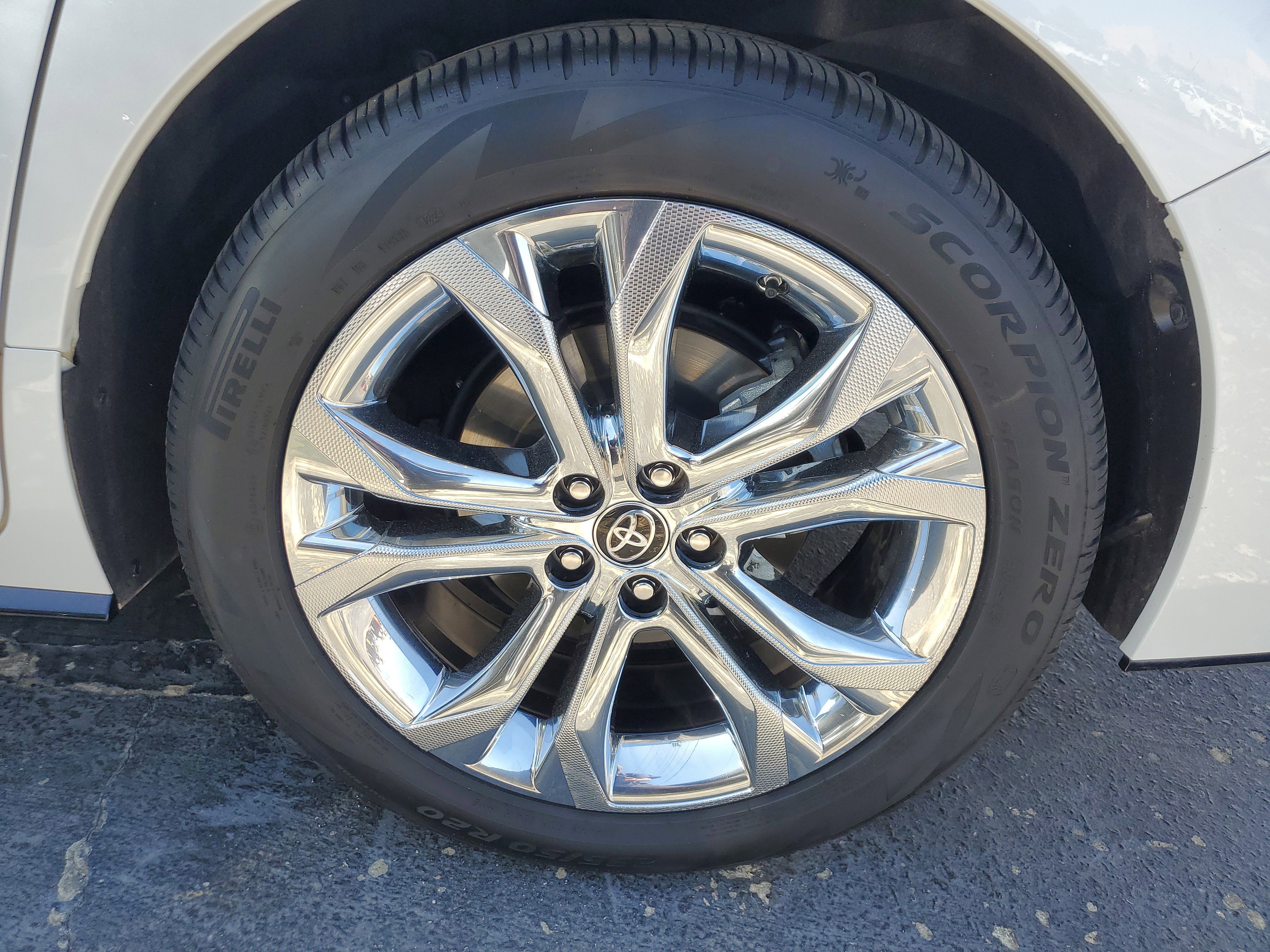 Used 2023 Toyota Sienna Platinum image 7