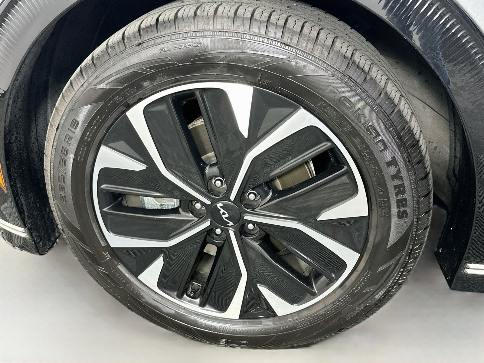 Used 2024 Kia EV6 Wind AWD/4WD image 32