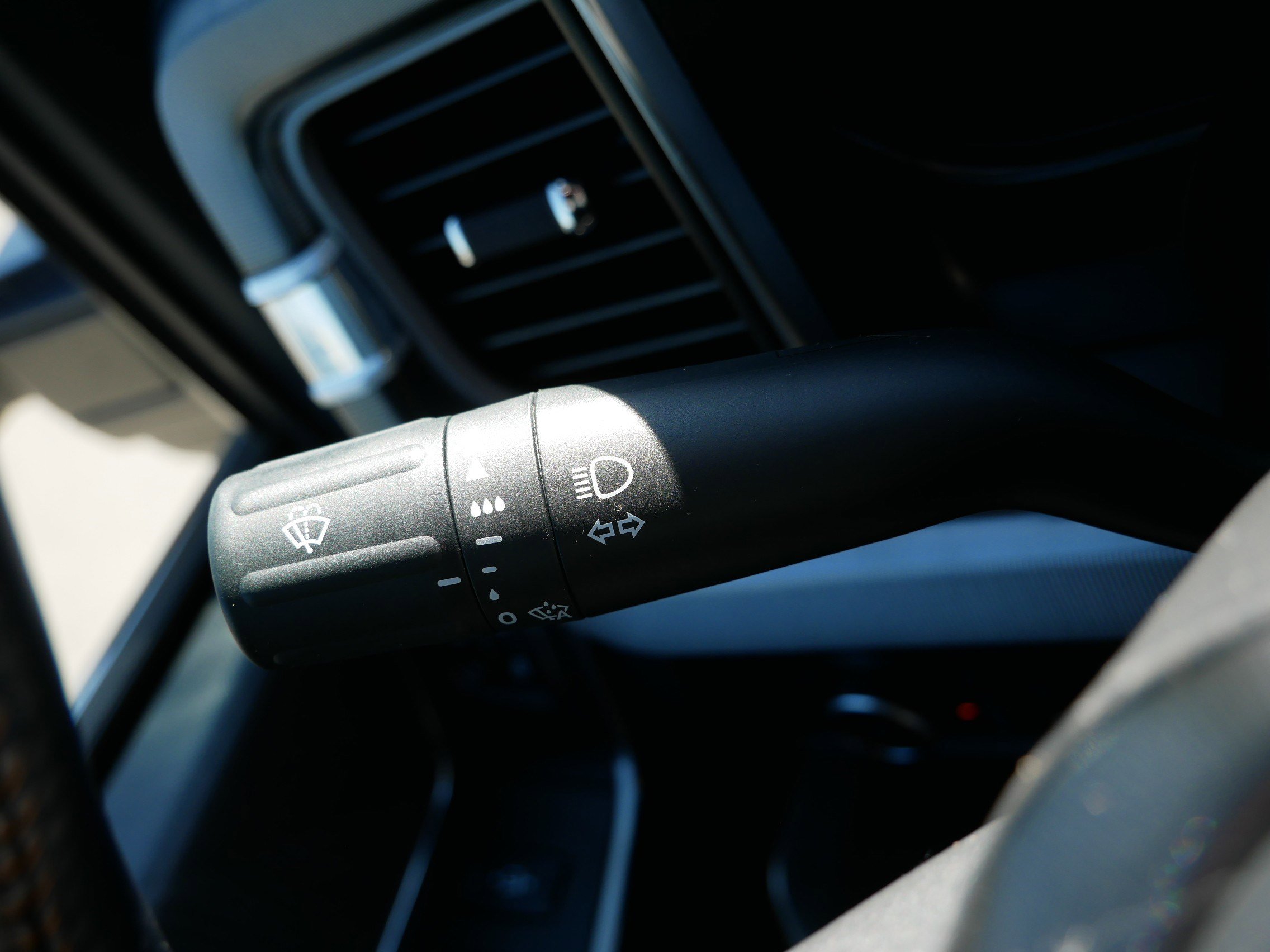 Used 2024 Ford F350 Platinum w/ FX4 Off-Road Package image 30