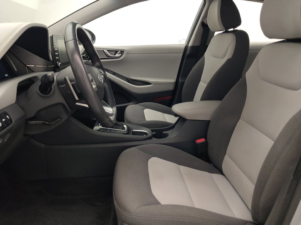 Used 2020 Hyundai Ioniq SE FWD image 17
