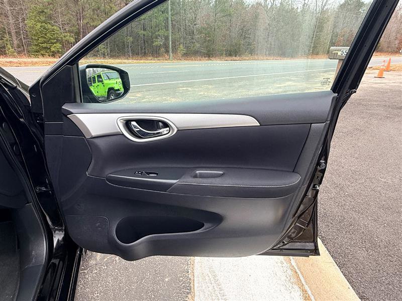 Used 2015 Nissan Sentra S image 16