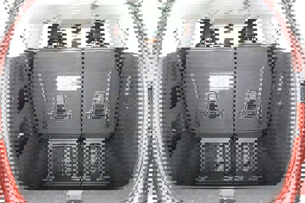 Used 2022 Kia Carnival LX image 23