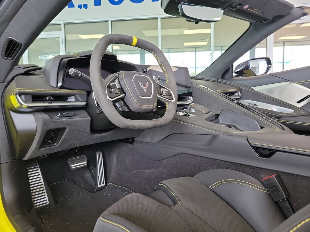 Used 2023 Chevrolet Corvette Stingray Premium Conv w/ Z51 Performance Package RWD image 22