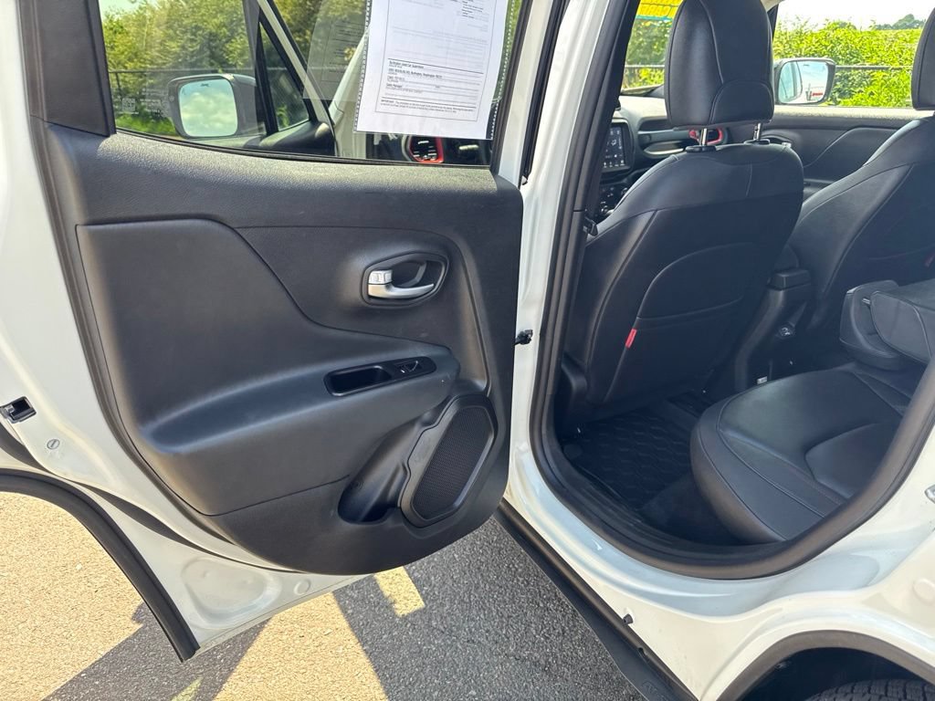 Used 2022 Jeep Renegade Trailhawk AWD/4WD image 36