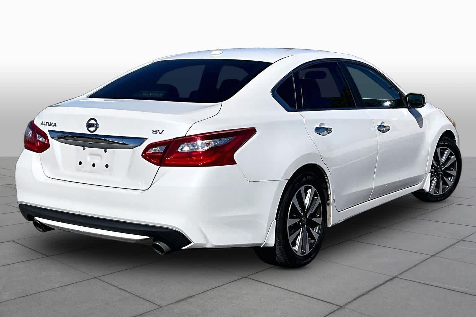 Used 2017 Nissan Altima 2.5 SV FWD image 13