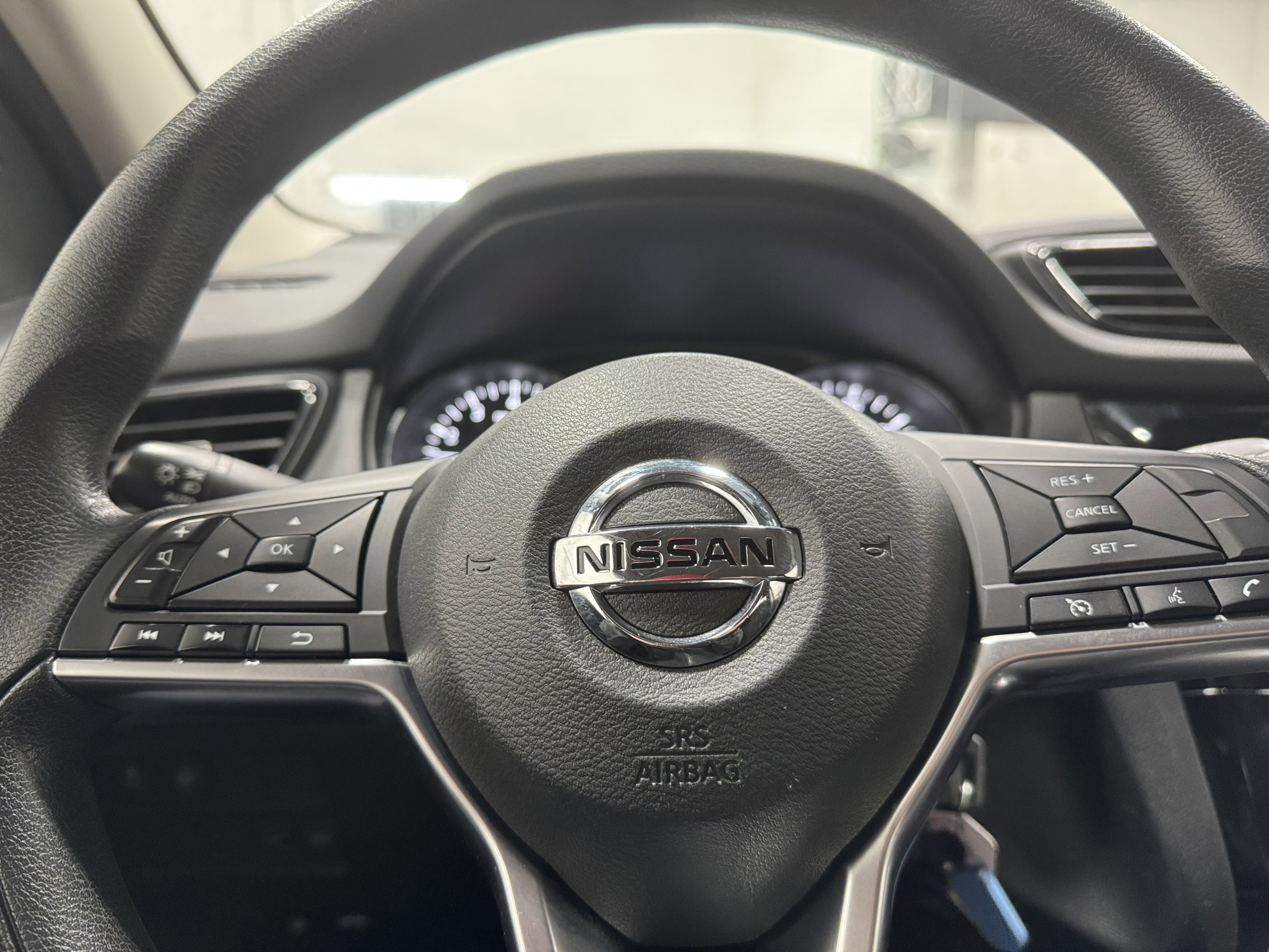 Used 2020 Nissan Rogue Sport S image 25