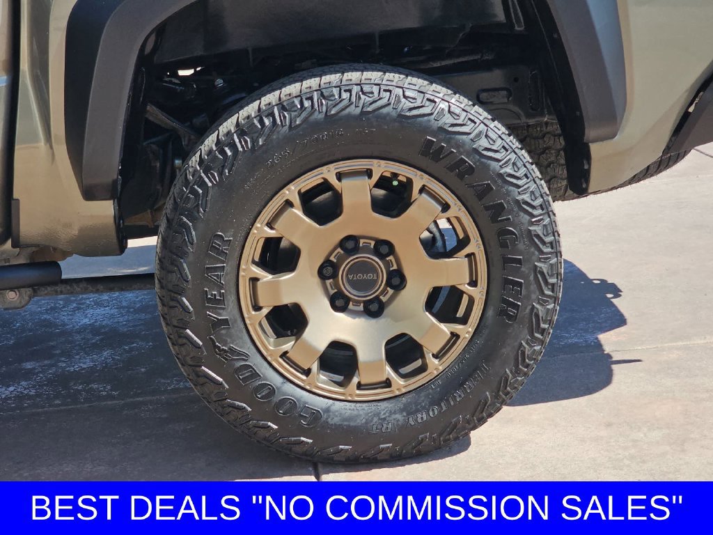 Used 2025 Toyota Tacoma 4x4 Double Cab Hybrid image 35