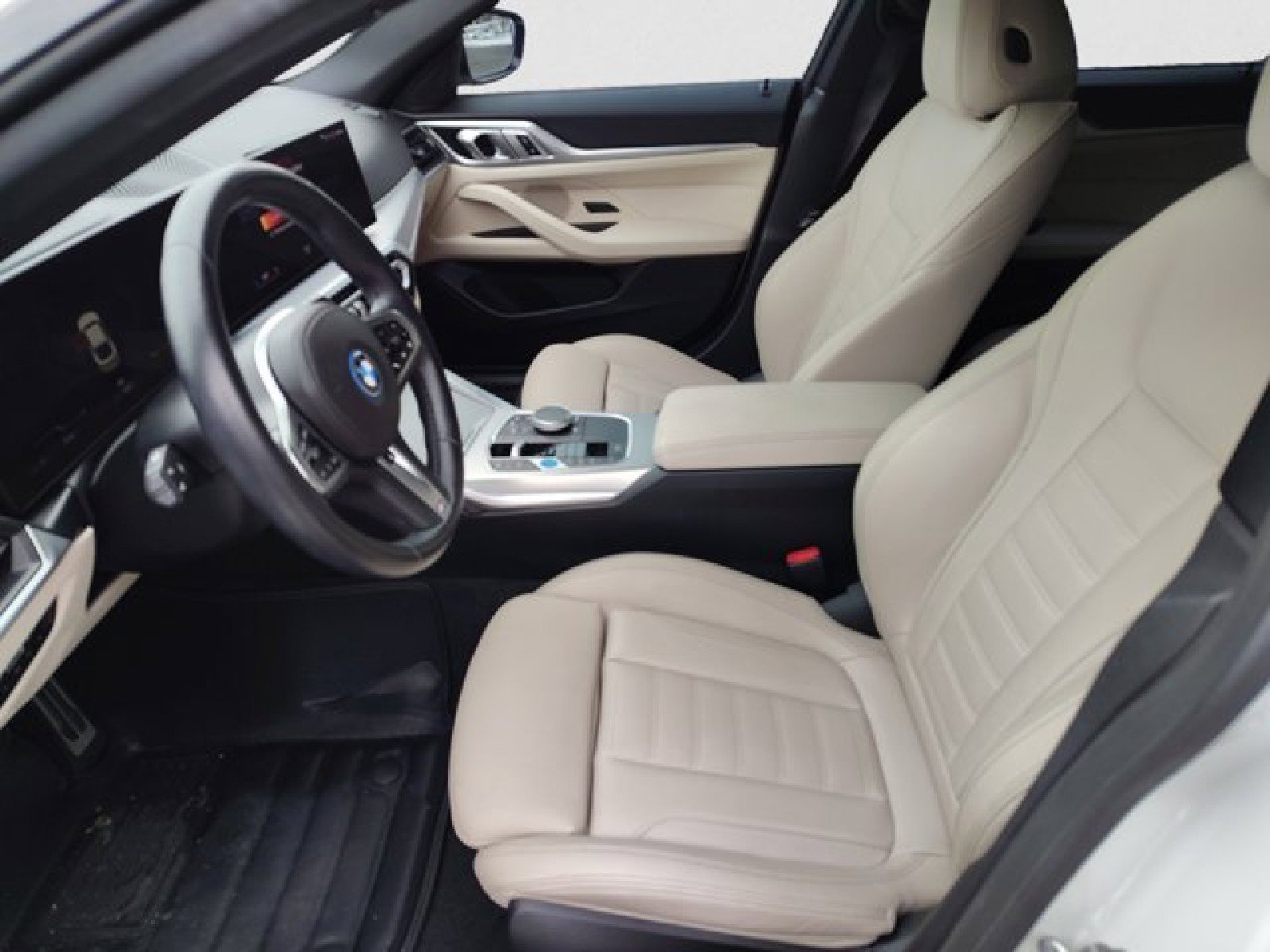 Used 2023 BMW i4 eDrive40 w/ M Sport Package image 10