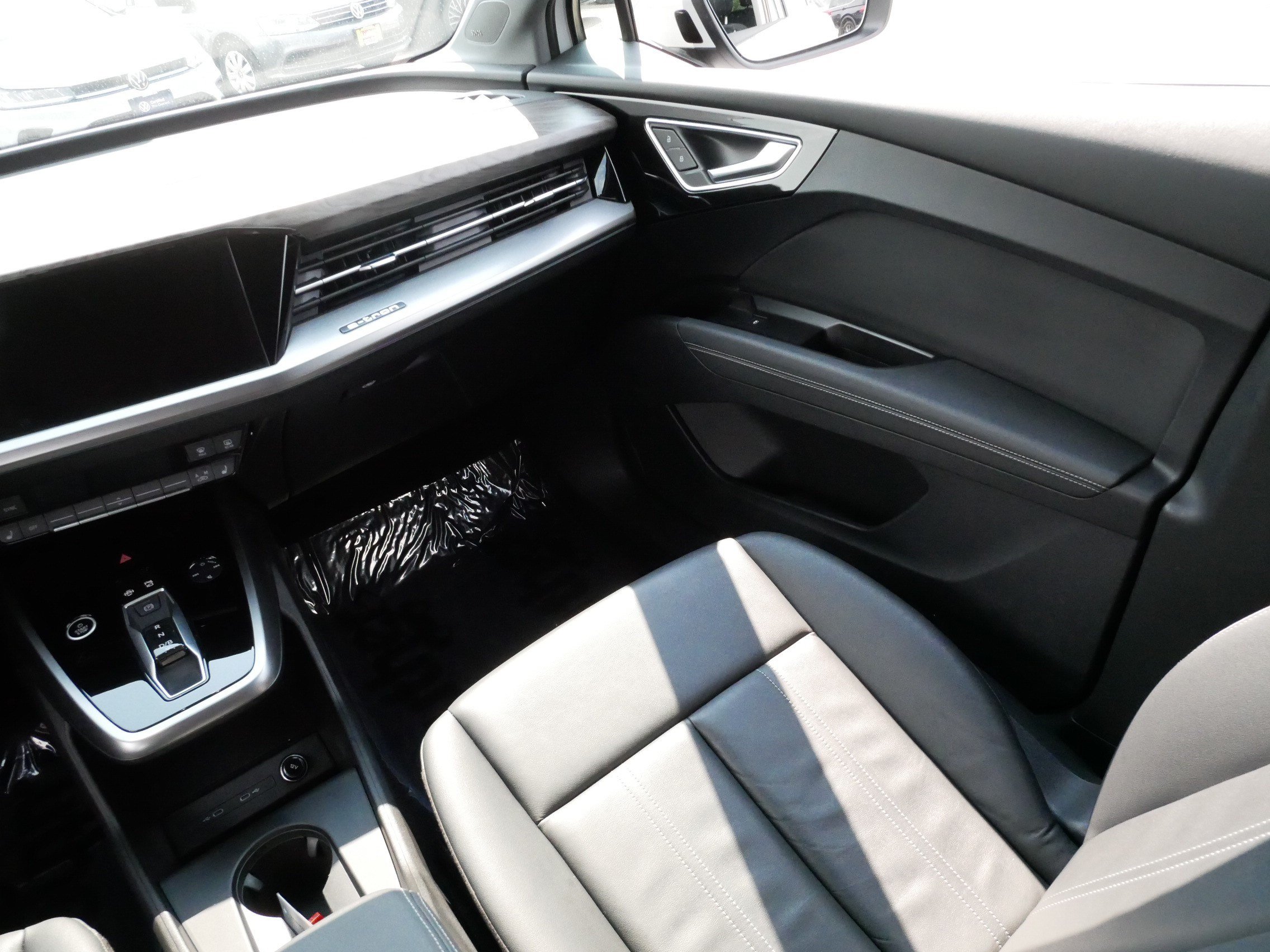 Used 2023 Audi Q4 e-tron Premium Plus w/ Premium Plus RWD image 11