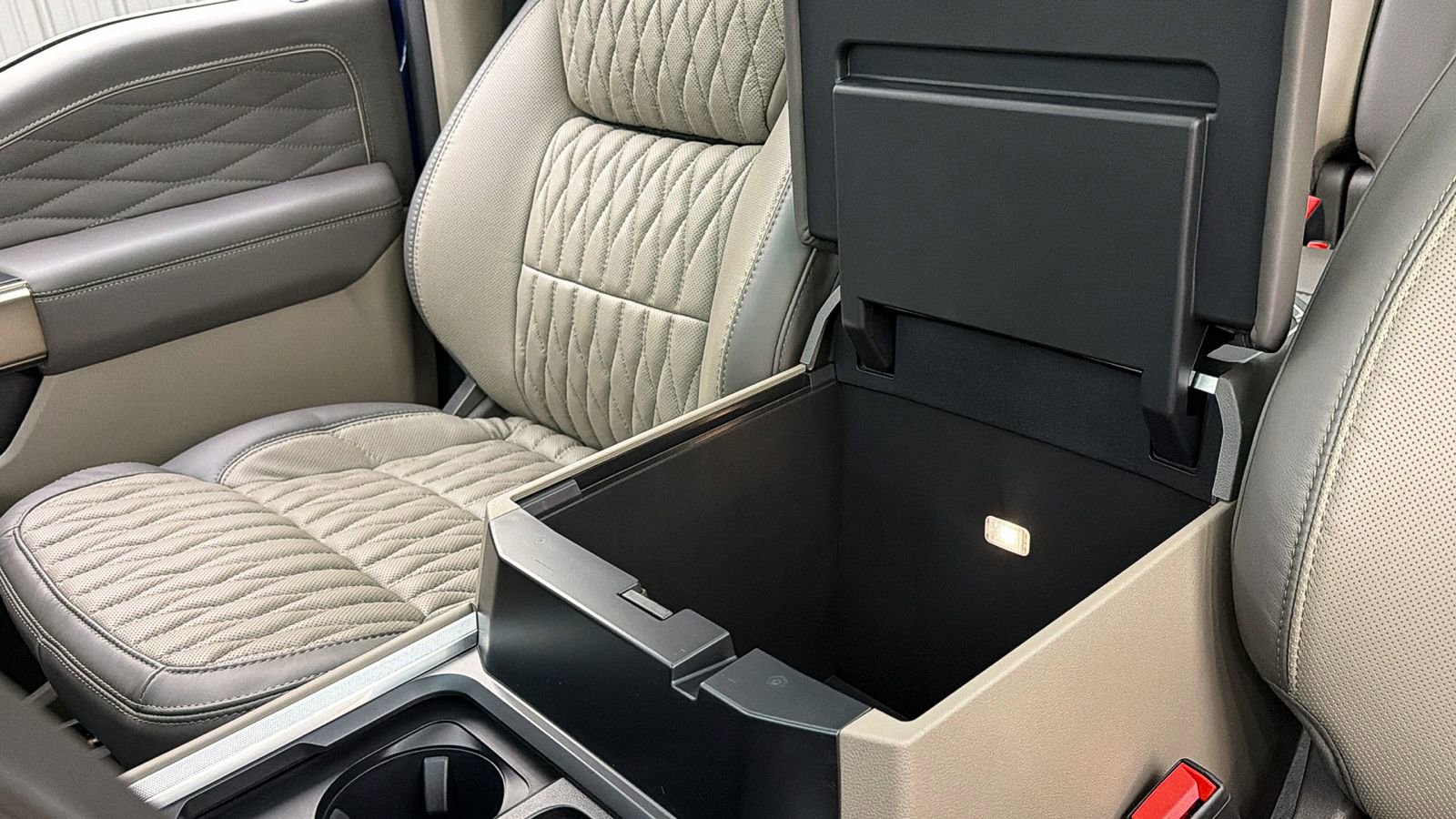 Used 2026 Ford F450 Platinum w/ Platinum Plus Package image 40