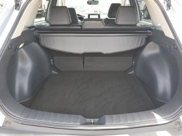 Used 2024 Toyota Corolla Cross XLE FWD image 11