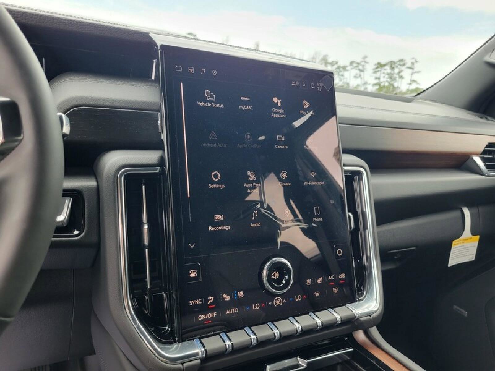 New 2026 GMC Yukon Denali w/ Denali Reserve Package AWD/4WD image 19