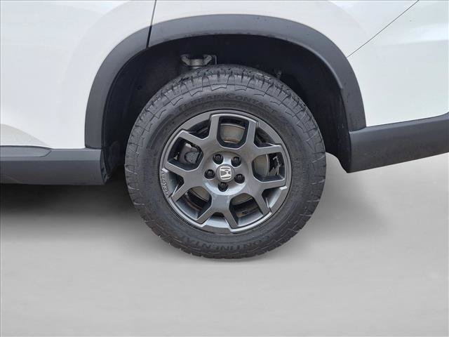 Used 2025 Honda Pilot TrailSport image 14