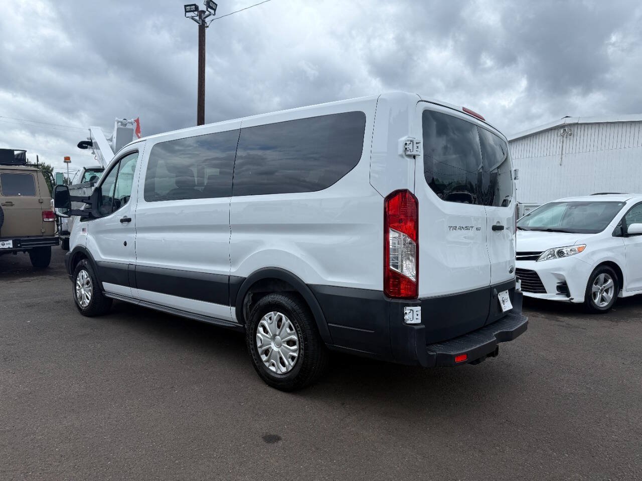Used 2016 Ford Transit 150 XLT RWD image 6
