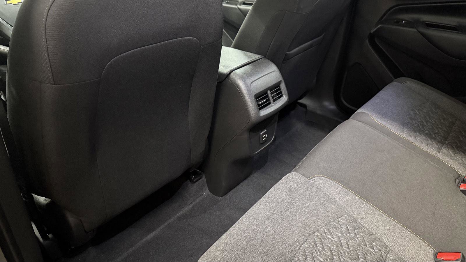 Used 2023 Chevrolet Equinox LT image 24