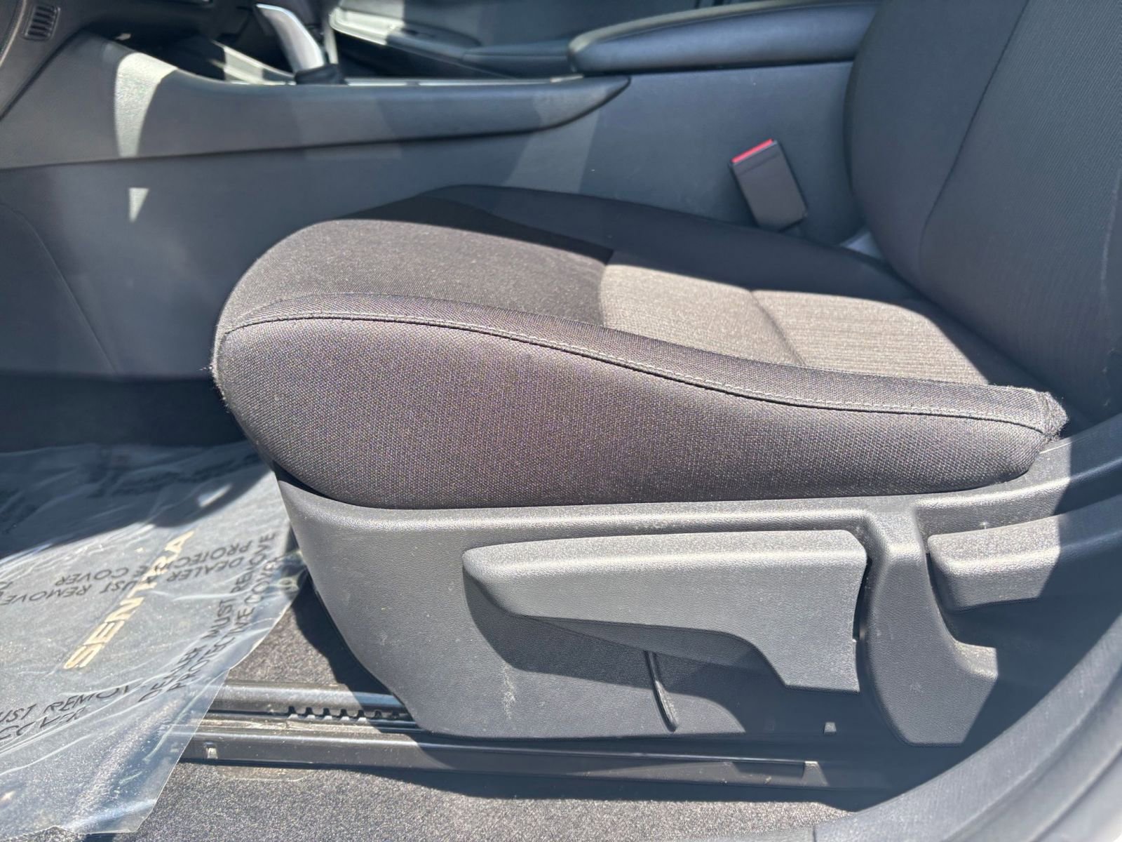 Used 2025 Nissan Sentra SV FWD image 27