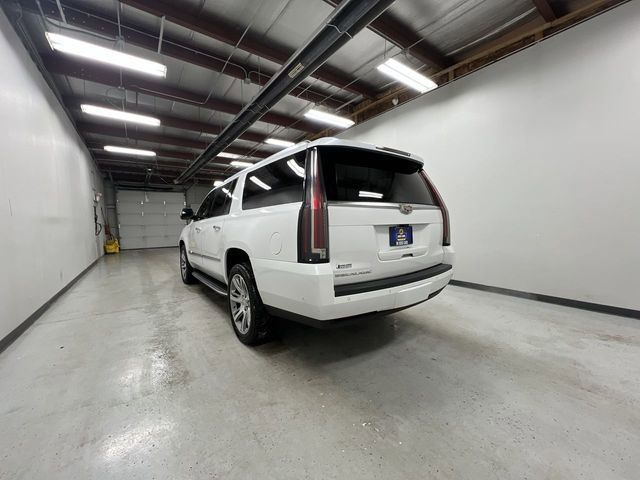 Used 2018 Cadillac Escalade ESV Premium Luxury image 6