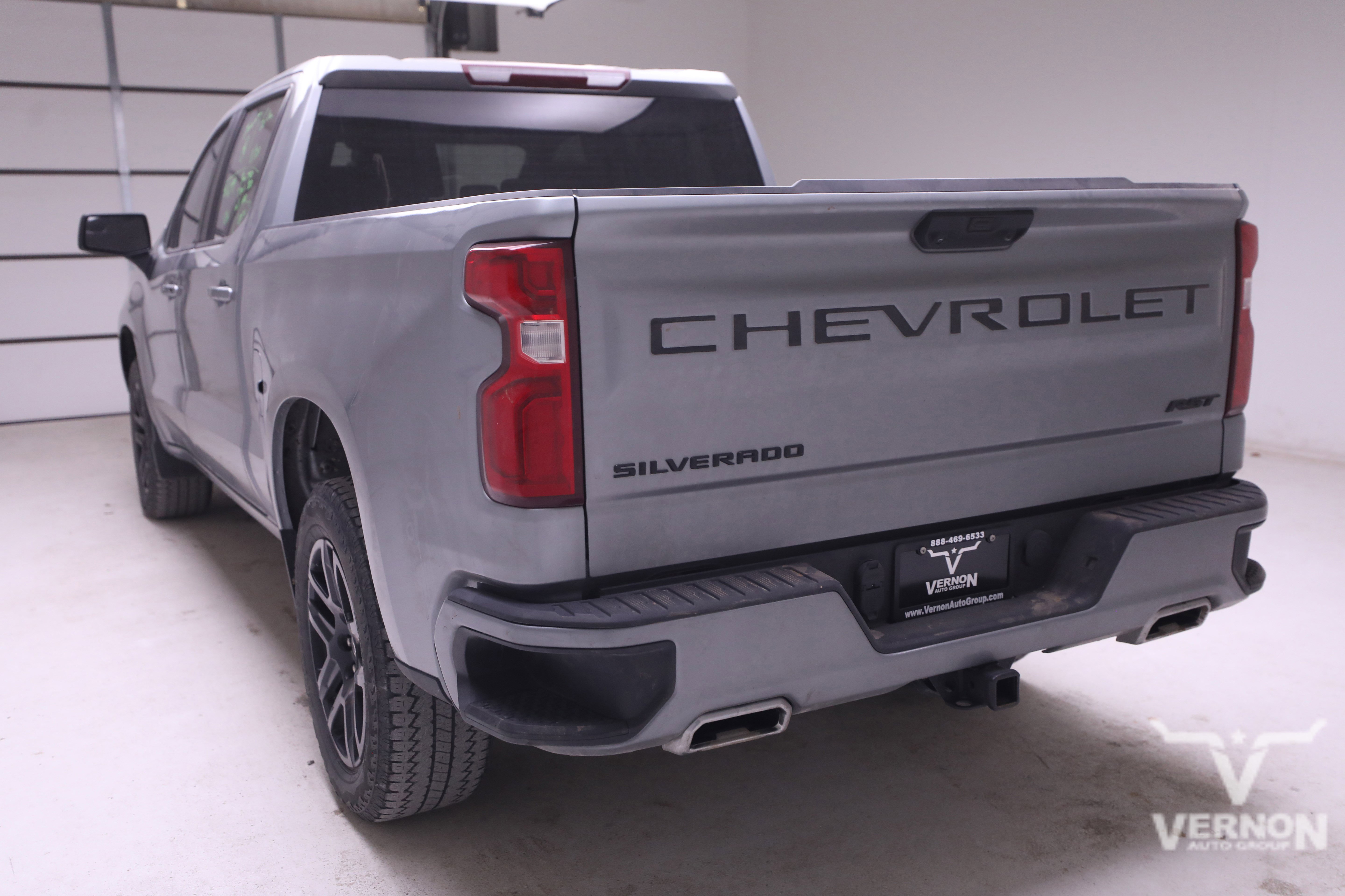 Used 2023 Chevrolet Silverado 1500 RST w/ Z71 Off-Road Package image 2
