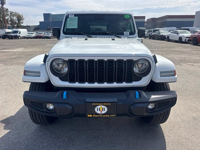 Used 2024 Jeep Wrangler Unlimited AWD/4WD image 2