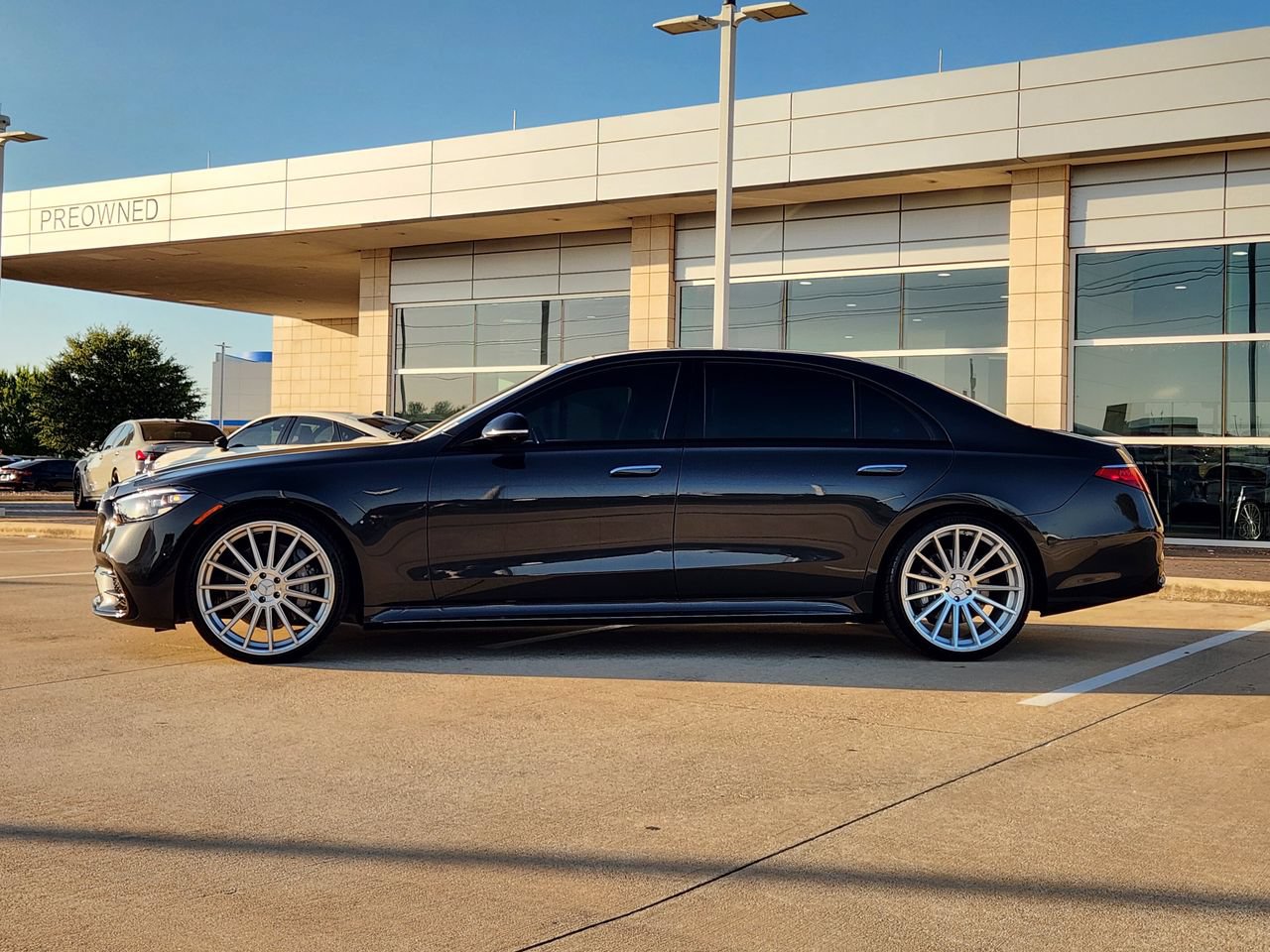 Used 2023 Mercedes-Benz S 580 4MATIC Sedan w/ AMG Line image 4