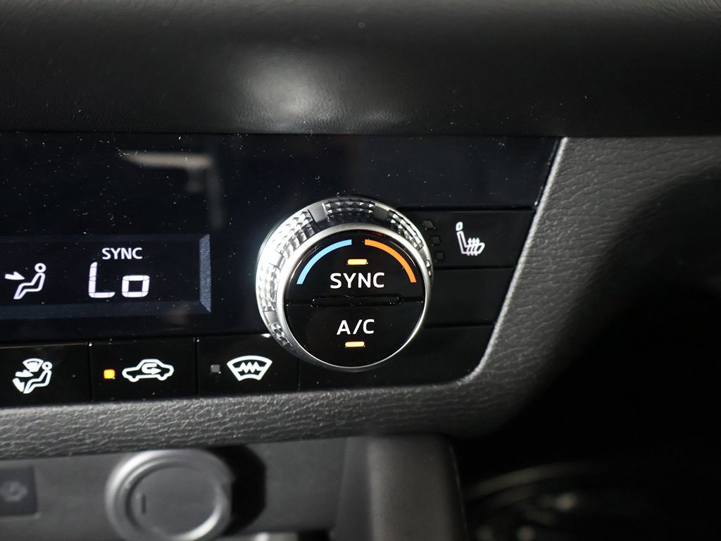 New 2025 Mitsubishi Outlander SE image 52