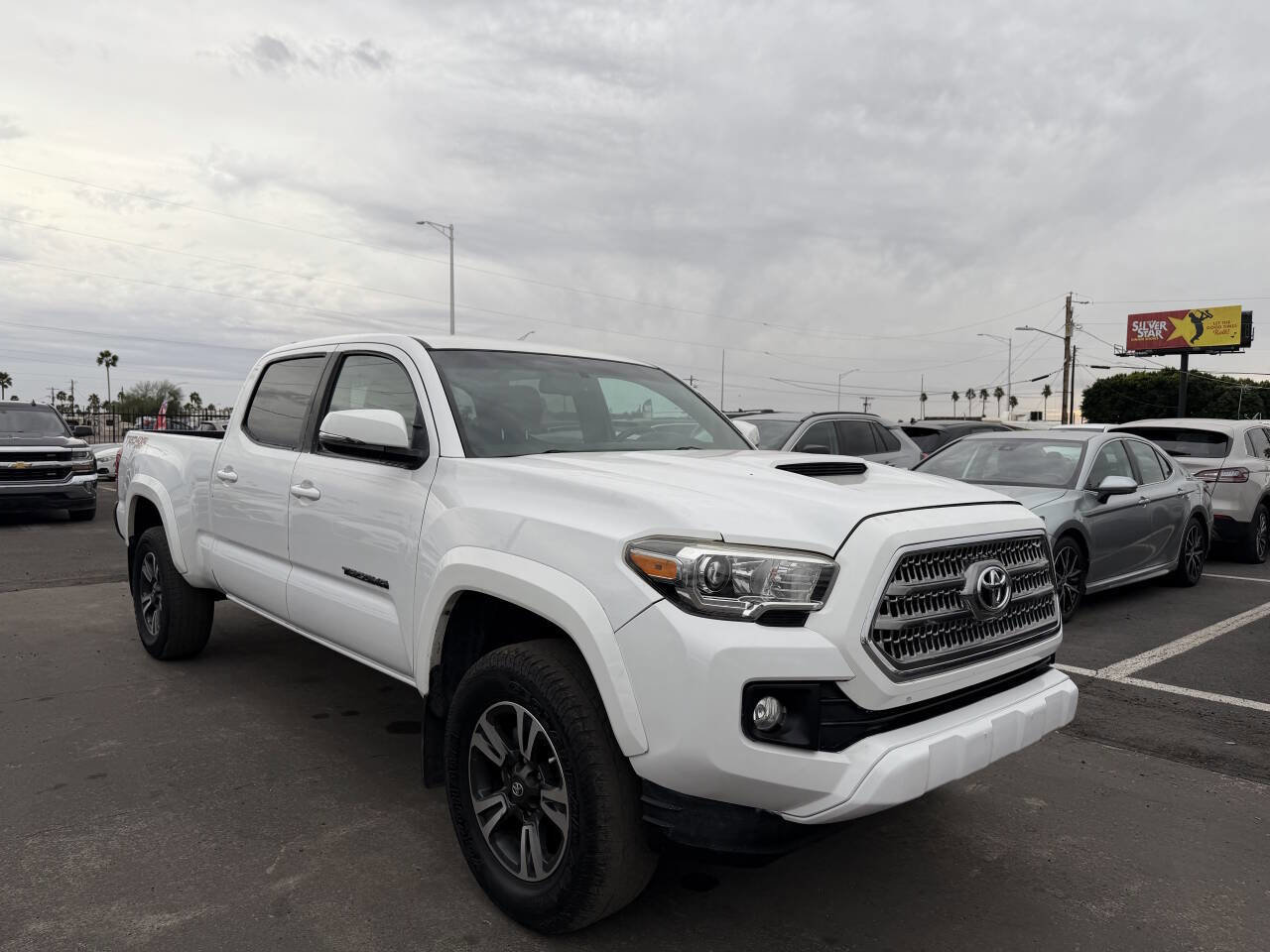 Used 2017 Toyota Tacoma TRD Sport w/ Tow Package image 13