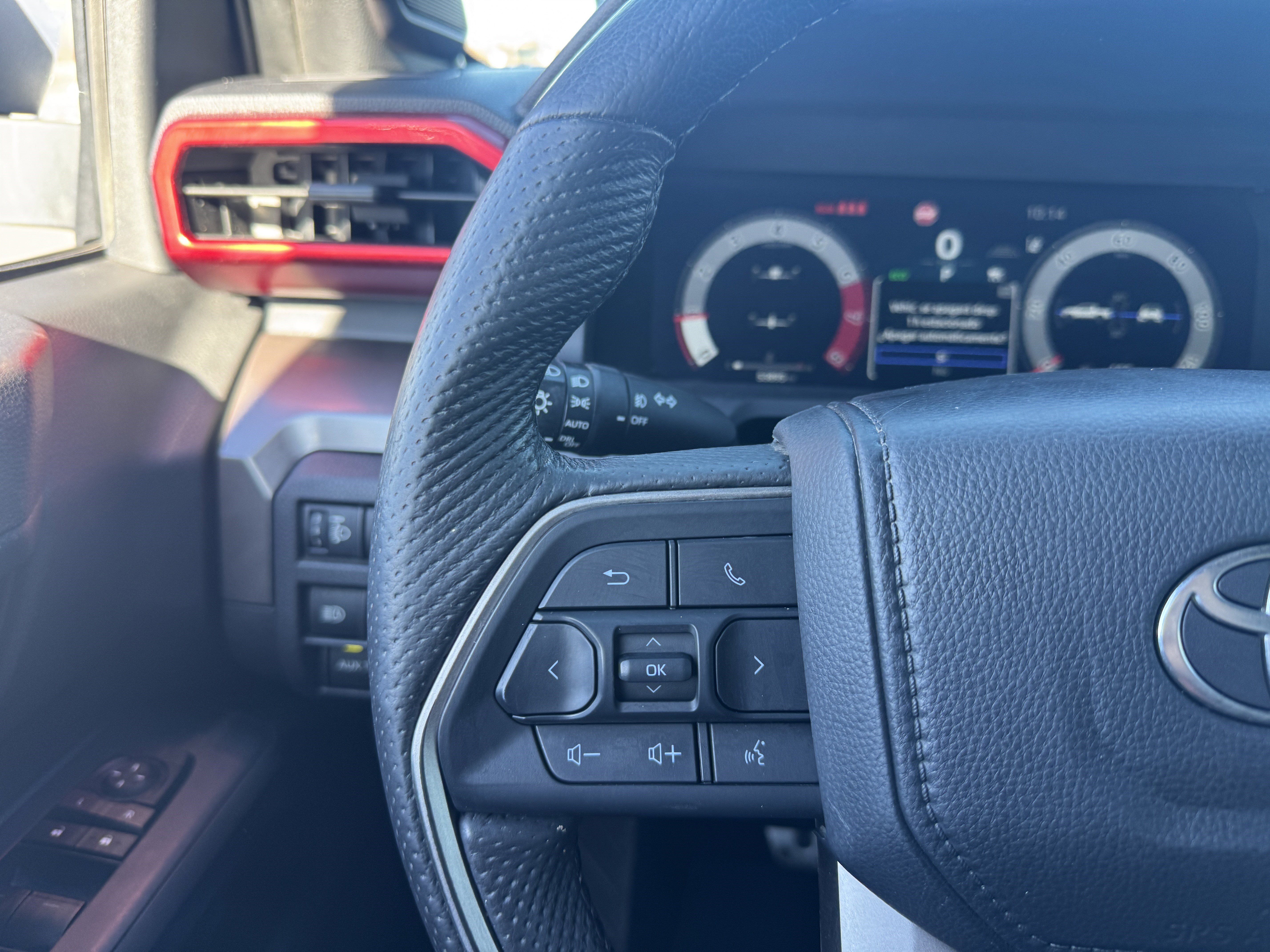 Used 2024 Toyota Tacoma TRD Sport w/ TRD Sport Upgrade Package image 22